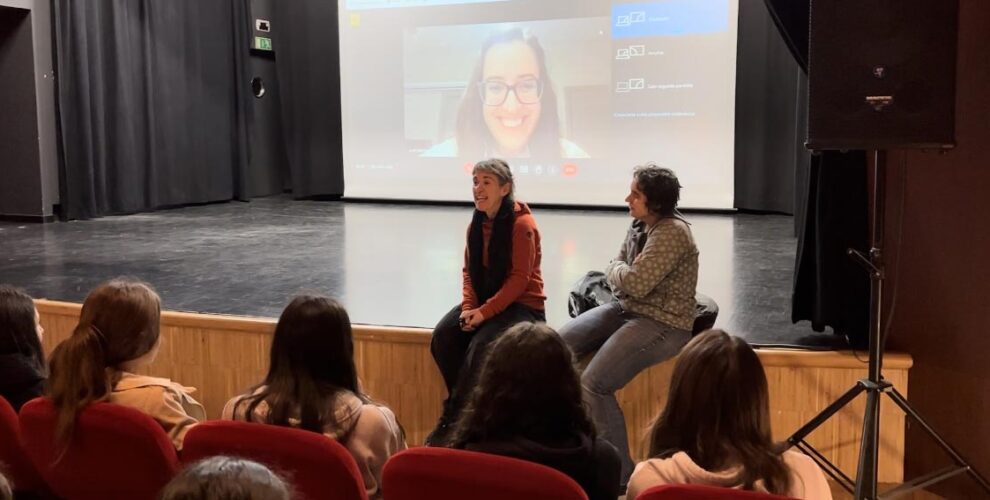 EMAKUME ZIENTZIALARIEN ASTEA