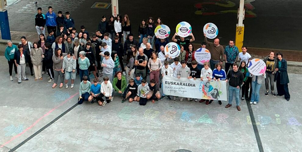 EUSKARALDIAREN ASTEA