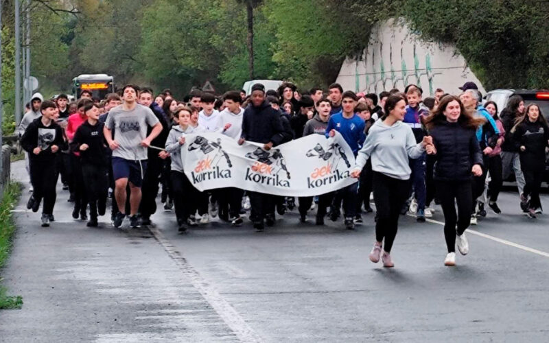 KORRIKA TXIKIA ABADIÑO INSTITUTUAN. EUSKARA GARA!