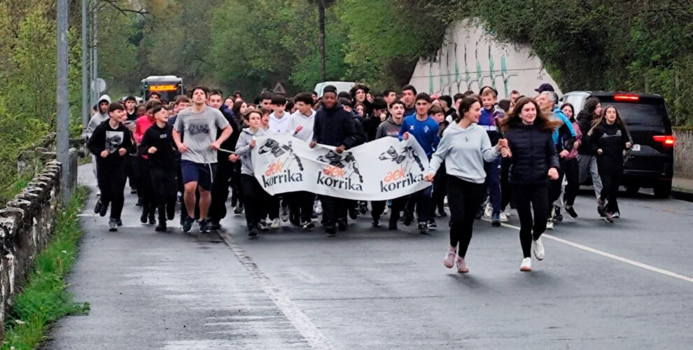 KORRIKA TXIKIA ABADIÑO INSTITUTUAN. EUSKARA GARA!