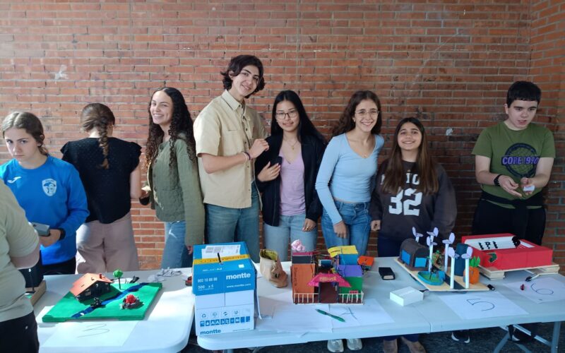 TEKNOLOGIAKO IKASLEEN PROIEKTUEN AURKEZPENA