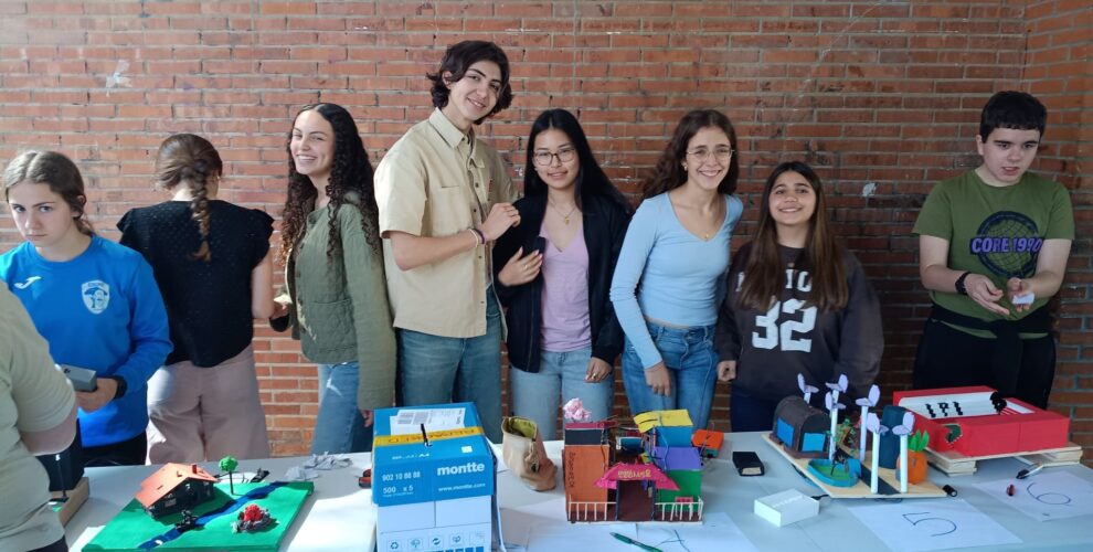 TEKNOLOGIAKO IKASLEEN PROIEKTUEN AURKEZPENA