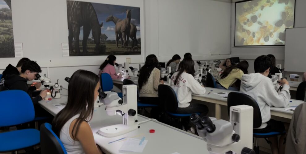 EHUKO ZIENTZIA ETA TEKNOLOGIA FAKULTATEKO LABORATEGIRA BISITA